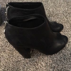 Steve Madden peep toe zipper booties